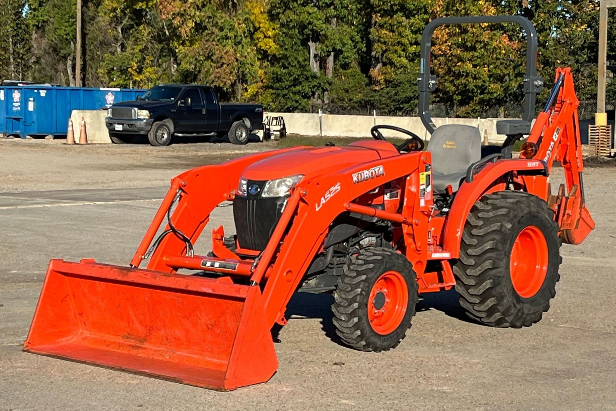 2018 Kubota L3301HST MFWD thumbnail 2