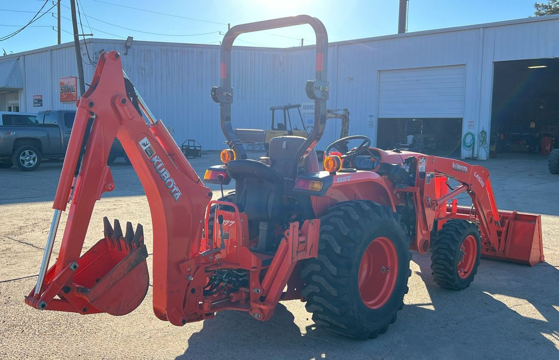 2018 Kubota L3301HST MFWD thumbnail 3
