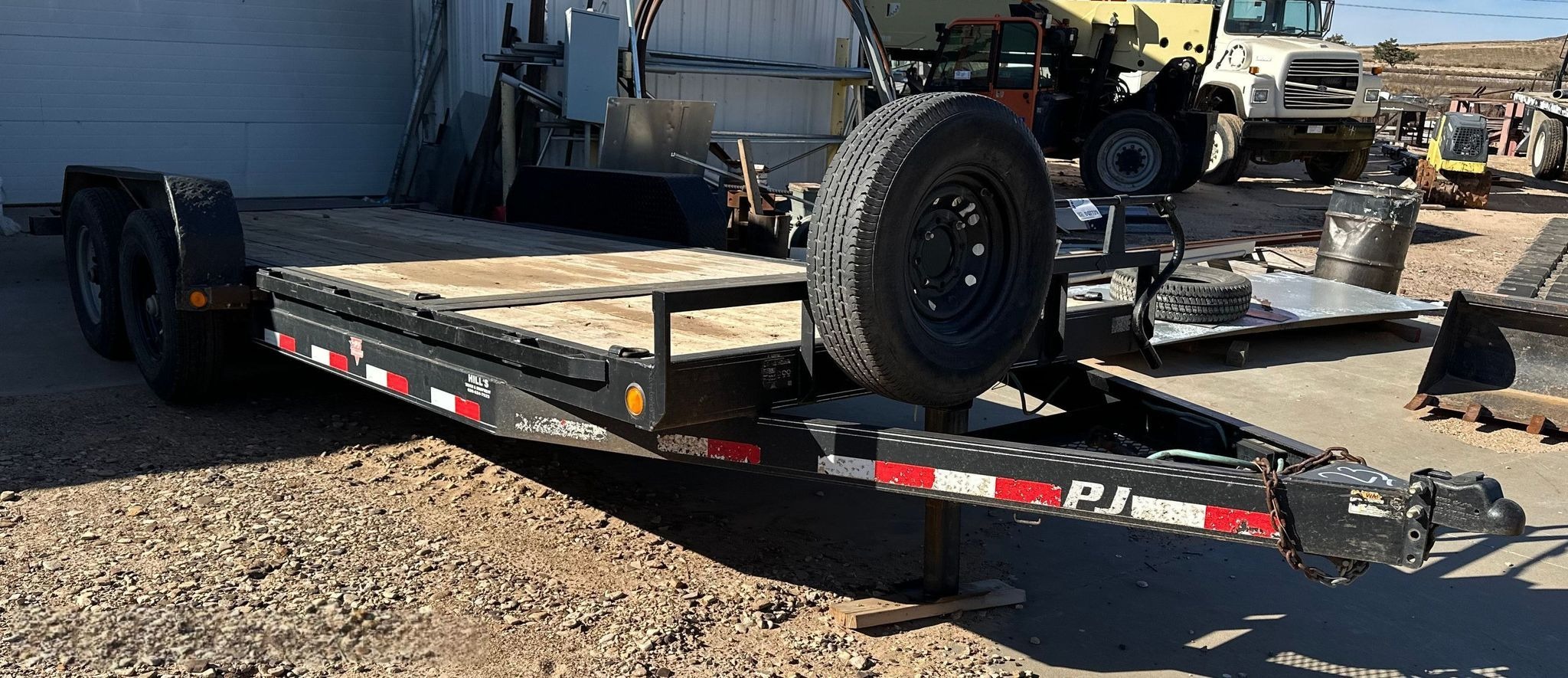 2021 PJ Tilt Deck Equipment Trailer thumbnail 2